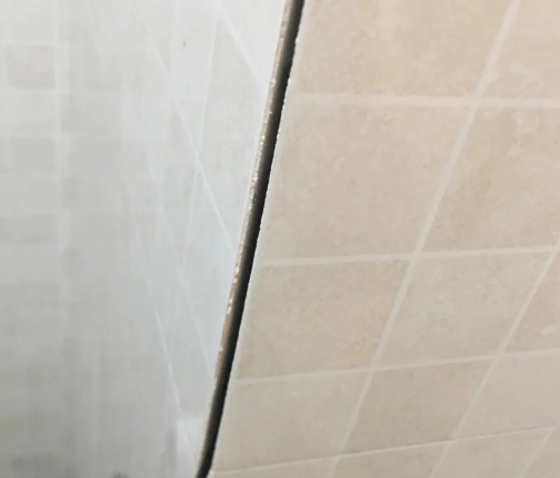 武夷山瓷砖空鼓维修公司分享阳台瓷砖脱落的修复过程可以分为以下几个步骤